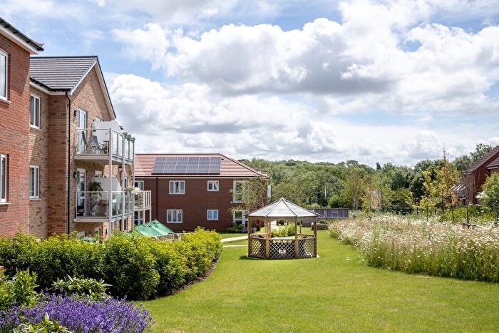 2 Bedroom Flat To Rent In Barnsdale Drive, Westcroft, Milton Keynes, MK4