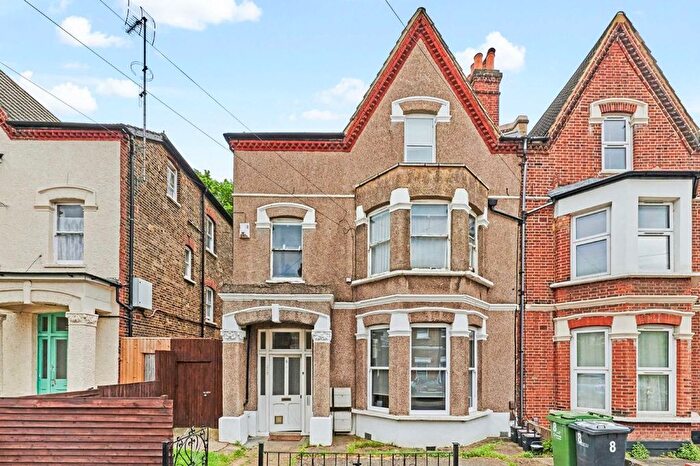 2 Bedroom Flat To Rent In Pathfield Road, Streatham, SW16
