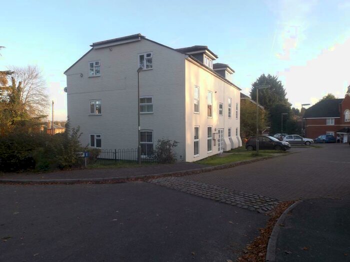 2 Bedroom Apartment To Rent In Bagshot, Surrey, GU19