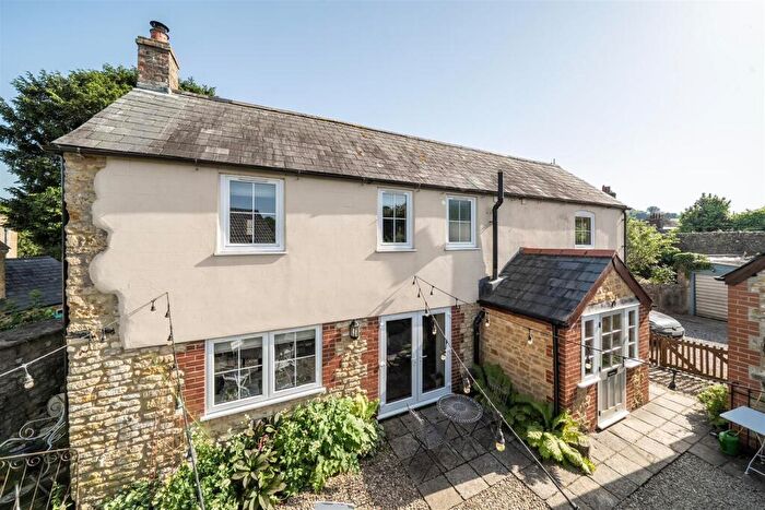 3 Bedroom Link Detached House For Sale In Hogshill Street, Beaminster, Dorset, DT8
