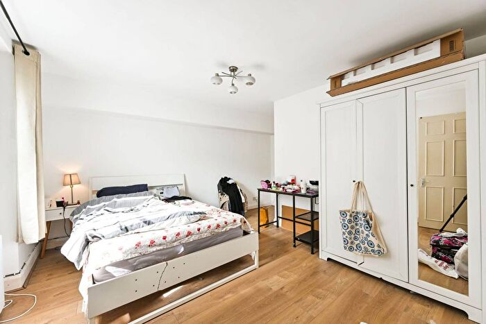 4 Bedroom Flat To Rent In Liliie Road, West Brompton, London, SW6