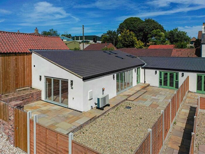 3 Bedroom End Terrace House For Sale In Ganton Road, Foxholes, YO25