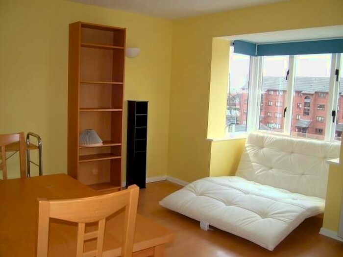 Studio To Rent In Cotton Avenue, North Acton, W3
