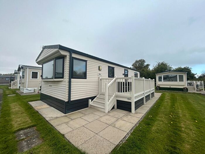 2 Bedroom Mobile/park Home For Sale In River Road, Thornton-Cleveleys, FY5