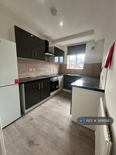 3 Bedroom Flat To Rent In Padstow House, London, E14