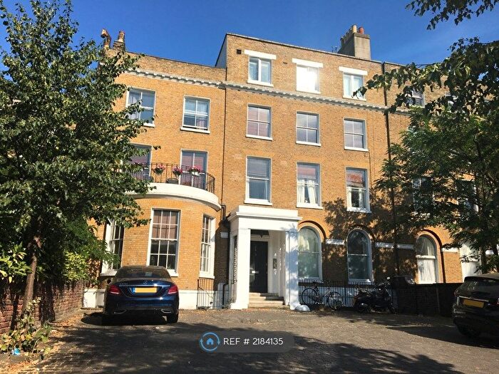 3 Bedroom Flat To Rent In Clapham Road, London, SW9