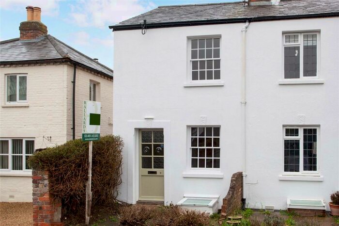 2 Bedroom End Of Terrace House To Rent In Church Street, Henley-on-Thames, Oxfordshire, RG9