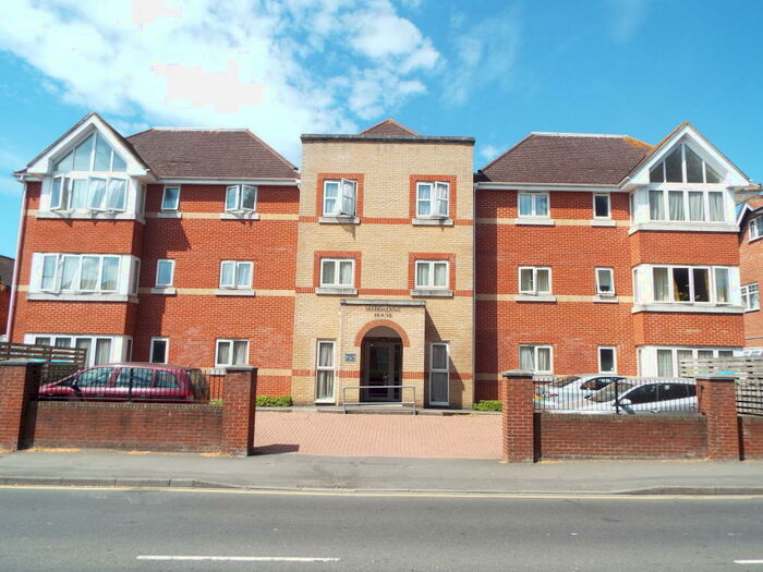 2 Bedroom Apartment To Rent In Maddalena House, Hill Lane, SO15