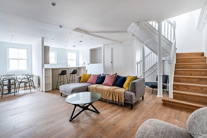 3 Bedroom Flat To Rent In Junction Mews, London, W2