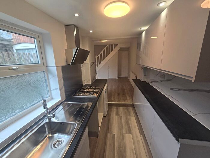 3 Bedroom Terraced House To Rent In Tavistock Street, Luton, LU1