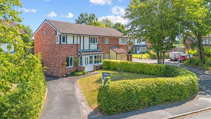 3 Bedroom Semi-Detached House For Sale In Darnaway Close, Birchwood, WA3