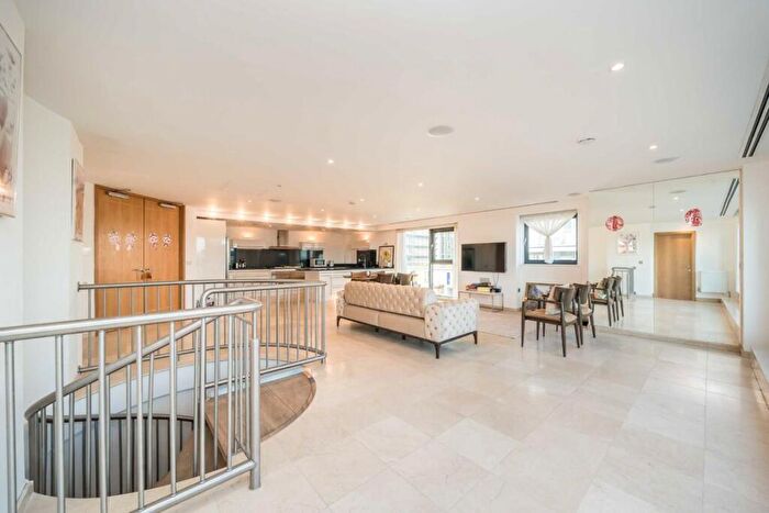 2 Bedroom Flat To Rent In Millharbour, Canary Wharf, E14