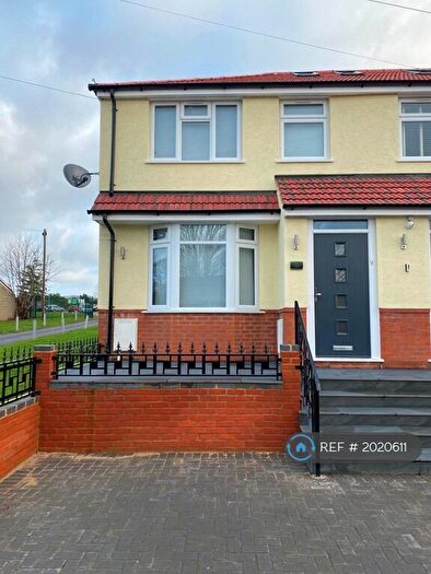 3 Bedroom Terraced House To Rent In Northern Road, Slough, SL2