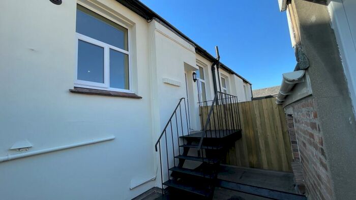 2 Bedroom Flat To Rent In Market Street, Abergavenny, NP7