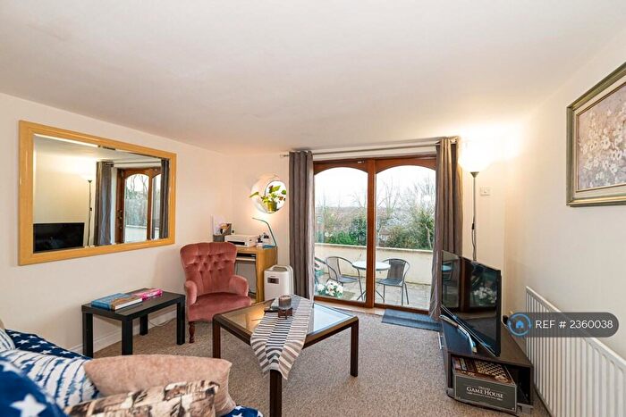 1 Bedroom Flat To Rent In London, London, NW2