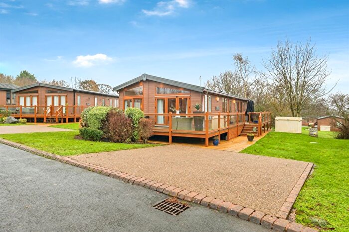 2 Bedroom Park Home For Sale In Malvern View, Stanford Bishop, Worcester, WR6