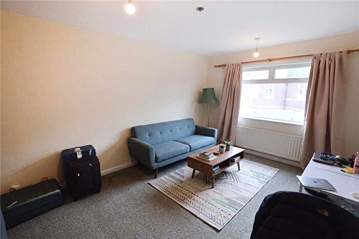 2 Bedroom Apartment To Rent In High Road, Byfleet, West Byfleet, Surrey, KT14