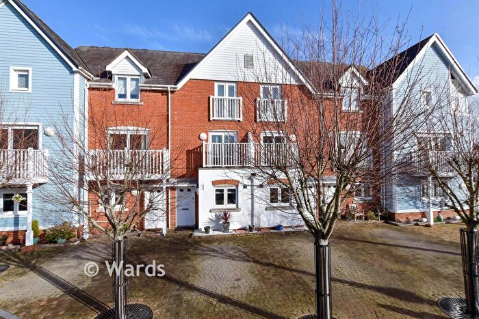 3 Bedroom Town House For Sale In The Lakes, Larkfield, Aylesford, Kent, ME20