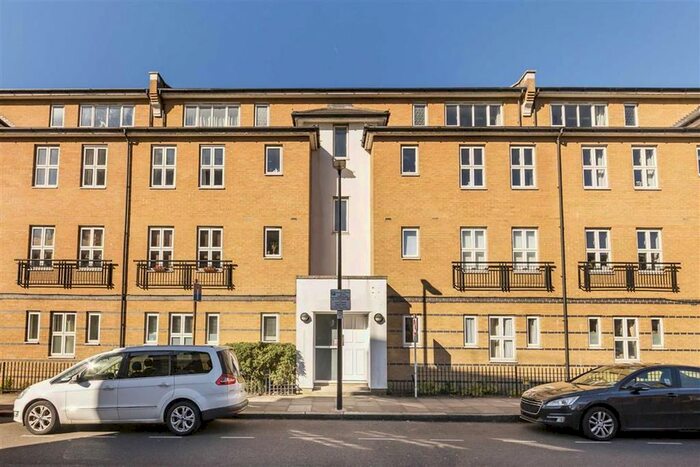 2 Bedroom Flat To Rent In Buckfast Street, London, E2