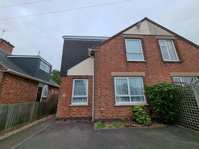 4 Bedroom Semi-Detached House To Rent In Waverley Road, Leamington Spa, CV31