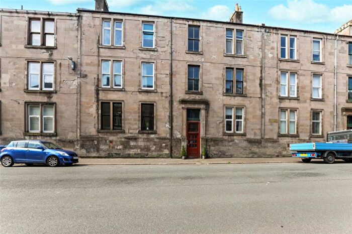 3 Bedroom Flat For Sale In South Street, Greenock, Inverclyde, PA16