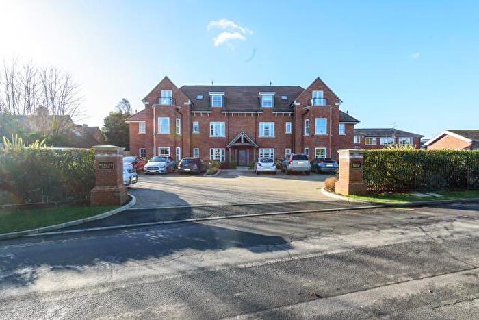 2 Bedroom Flat To Rent In Grimsdells Lane, Amersham, HP6