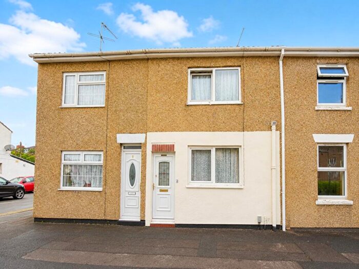 2 Bedroom Terraced House For Sale In Medgbury Place, Swindon, SN1