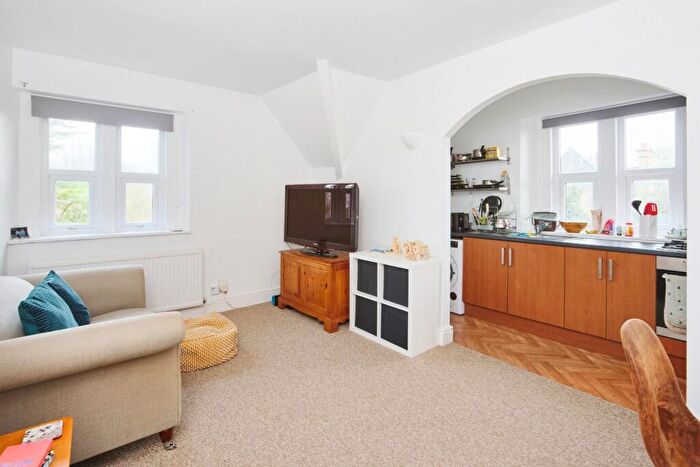 2 Bedroom Flat For Sale In Durdham Park, Westbury Park, BS6