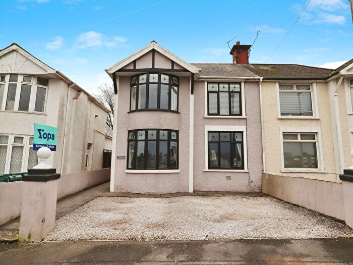 3 Bedroom Semi Detached House For Sale In Heol Las, Bridgend, CF33