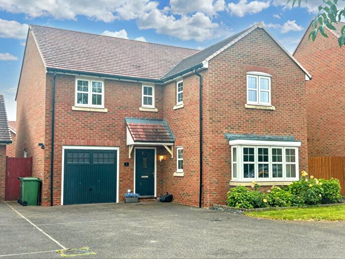 4 Bedroom Detached House For Sale In Trajan Road, Shrivenham, Swindon, SN6