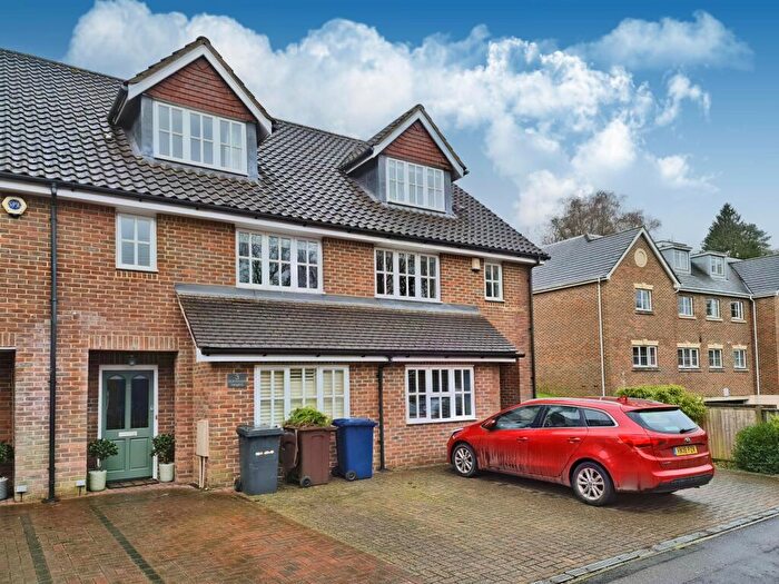 4 Bedroom Terraced House To Rent In Kings Road, Haslemere, Surrey, GU27