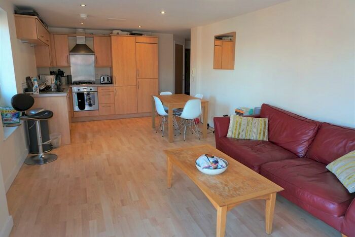 2 Bedroom Flat To Rent In Waterfront Plaza, Station Street, The City, Nottingham, NG2