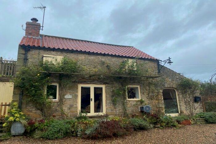 2 Bedroom Barn Conversion To Rent In Main Street, York, YO62