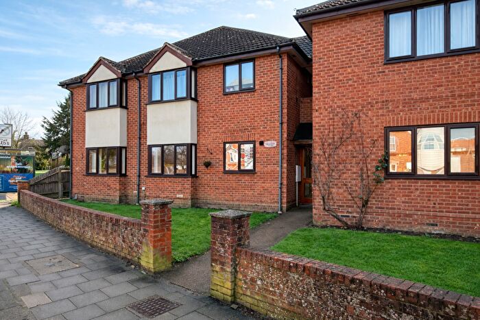 1 Bedroom Flat To Rent In High Street, Aylesbury, HP20