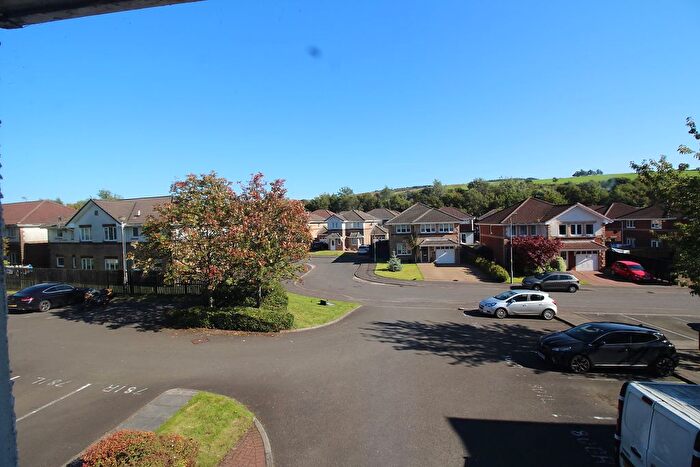 2 Bedroom Flat For Sale In Oakburn Walk, Jamestown, Alexandria, G83