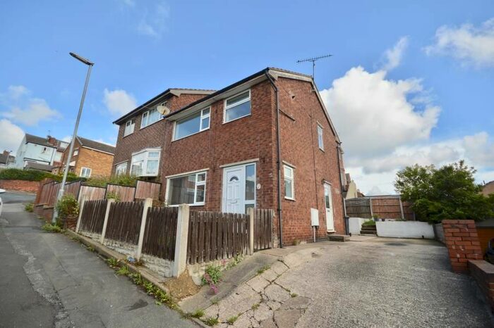 3 Bedroom Semi-Detached House To Rent In Richmond Road, Kimberworth, S61