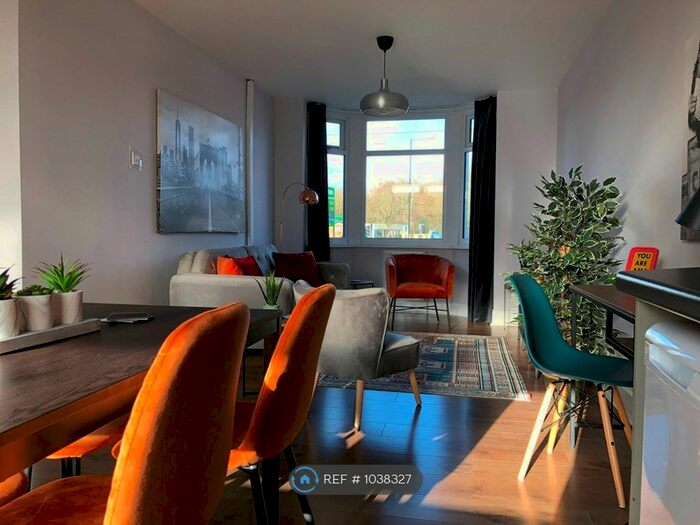 3 Bedroom Semi-Detached House To Rent In London Road, Coventry, CV3