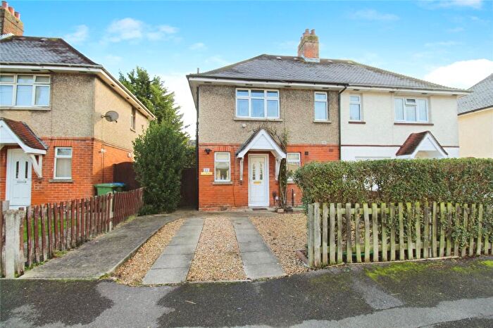 3 Bedroom Semi Detached House For Sale In Magnolia Road, Southampton, Hampshire, SO19