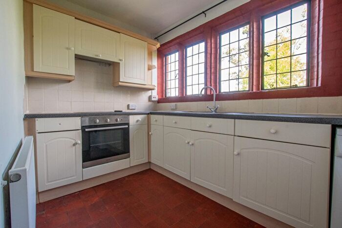 1 Bedroom Flat To Rent In Abbot Road, Benchway, GU1