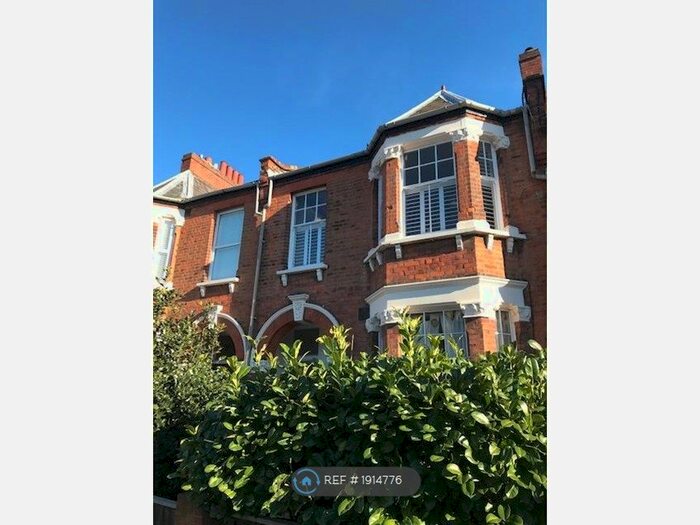 2 Bedroom Flat To Rent In Peckham, London, SE15