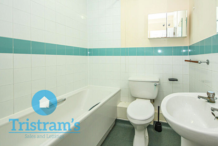 2 Bedroom Apartment To Rent In The Farthings, Nottingham, NG7