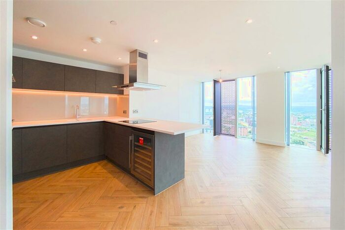3 Bedroom Flat To Rent In Elizabeth Tower, M15