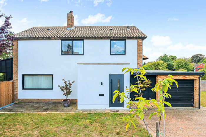 3 Bedroom Detached House To Rent In Walden Road, Chislehurst, BR7