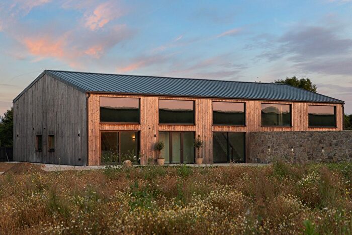 5 Bedroom Barn Conversion For Sale In Fore Street, Trungle, Penzance, TR19