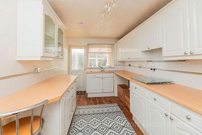 3 Bedroom Detached Bungalow For Sale In Lawnswood Drive, Caister-on-sea, NR30