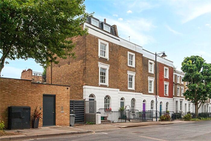 2 Bedroom End Of Terrace House For Sale In Offord Road, Barnsbury, London, N1