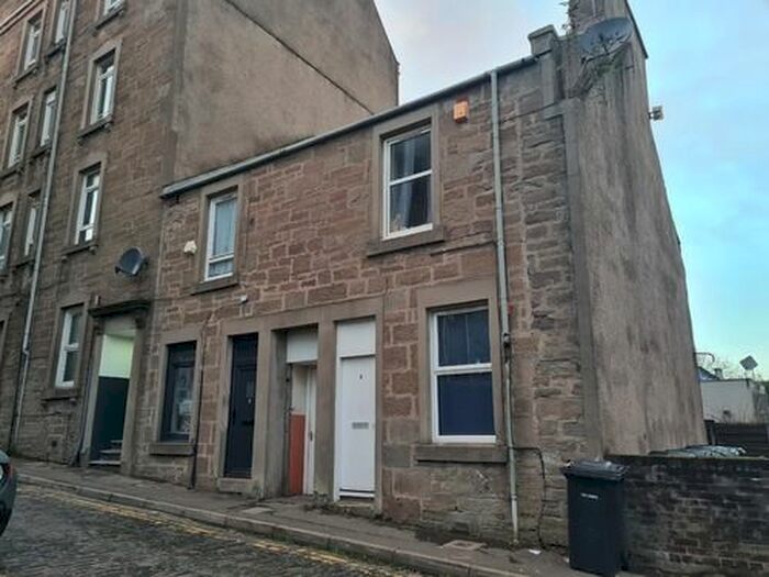 Studio To Rent In Mid Road, Dundee, DD3