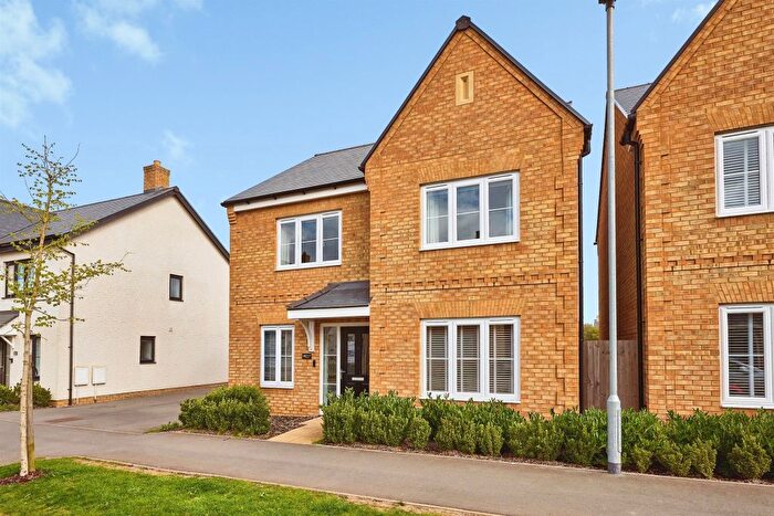 4 Bedroom Detached House For Sale In Peacock Drive, Sawtry, Huntingdon, PE28