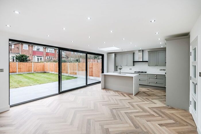 5 Bedroom Terraced House To Rent In St. Ronans Crescent, Woodford Green, IG8