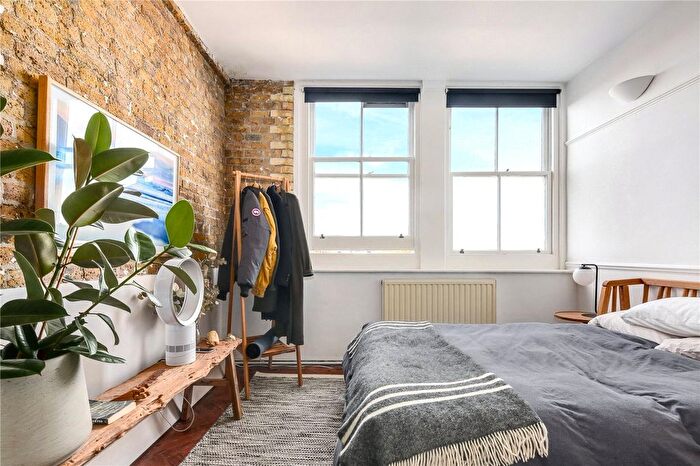 1 Bedroom Flat For Sale In Colonnades Apartments, Sylvester Road, London, E8